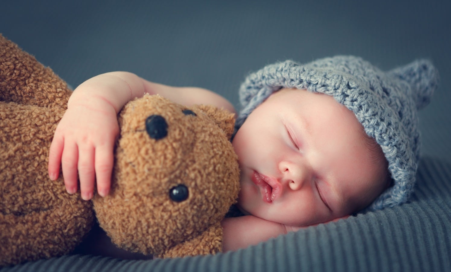  quelles pratiques de sommeil conviennent le mieux aux bébés - Pourquoi les bébés Rient-ils dans leur sommeil?