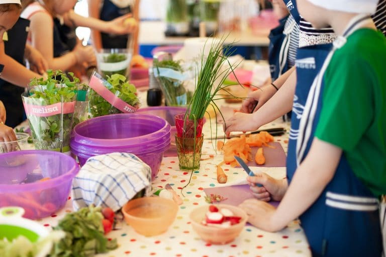 7 Ways to Help Your Child Eat Healthily