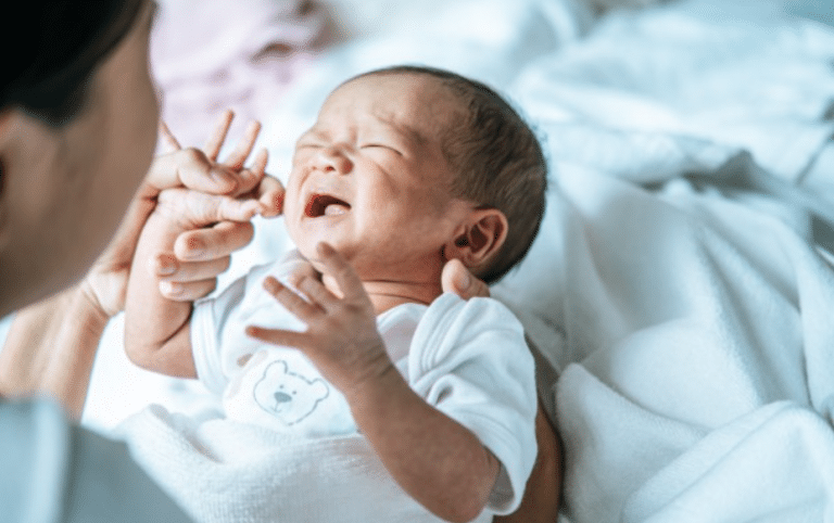 Newborn Jaundice: Causes, symptoms and treatments