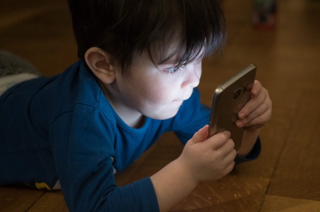 boy 3360415 1280 1024x678 - What Is A Good Amount Of Screen Time?