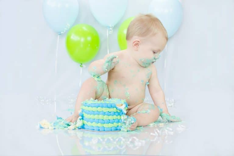 Celebrate Your Baby’s First Birthday with Cake Smash Photography