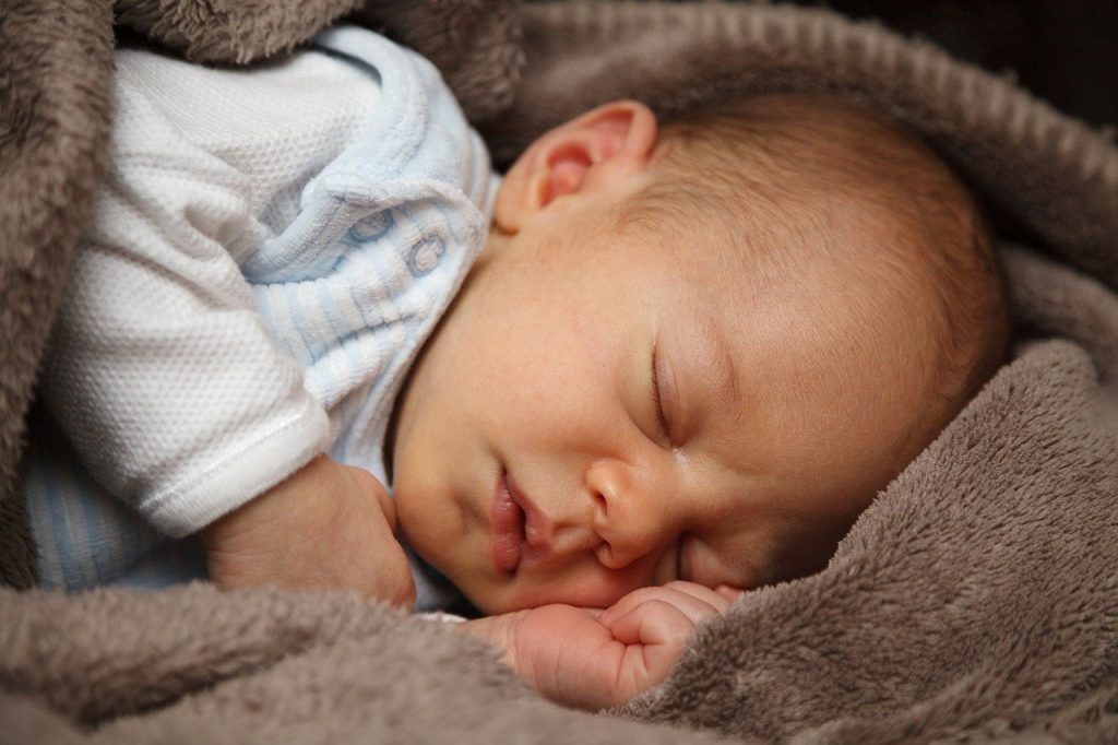 baby 21998 1280 1024x682 - How to Keep Baby Warm at Night and Minimize SIDS Risk?