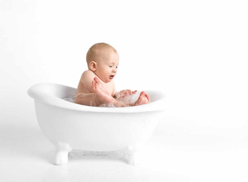 child 4293382 1280 1024x750 - How to Bathe Your Newborn Baby