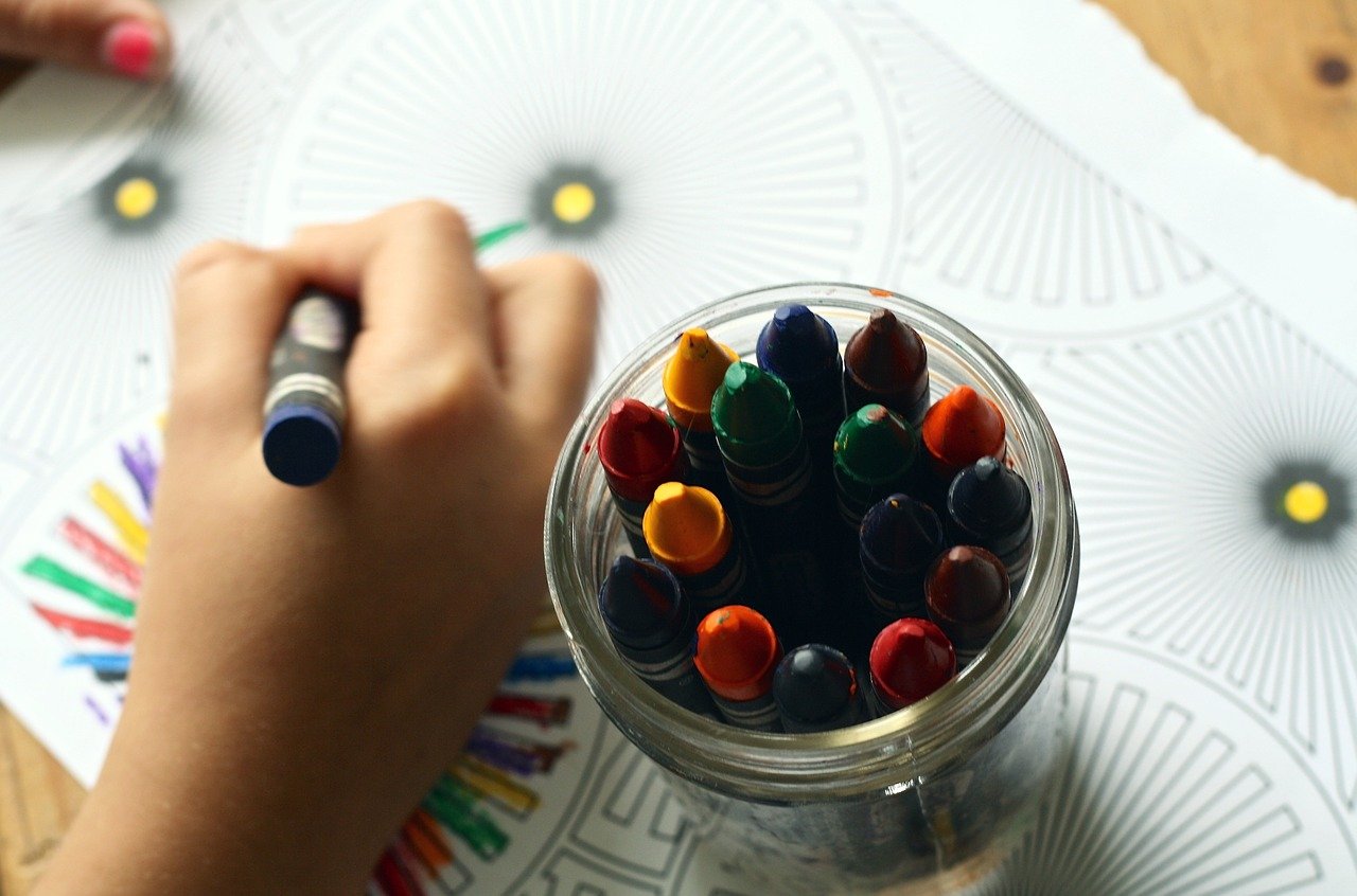 crayons 1445053 1280 - When do Kids Learn Colors?