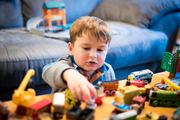9 Tips for Choosing the Right Toys for the Right Age