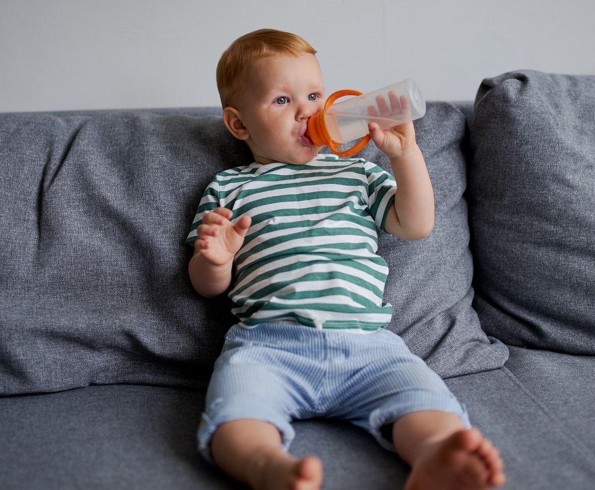 How much water should a 9 month old baby drink - How much water should a 9-month-old baby drink?