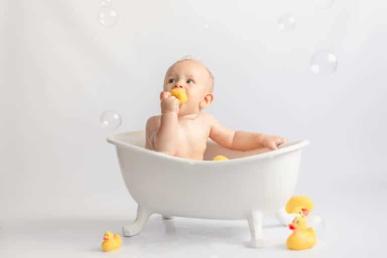 Your Guide to Natural Baby Skincare: Products and Tips