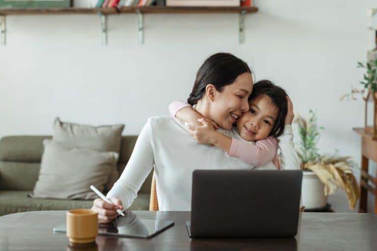 7 Jobs Mom Can Do Online at Home