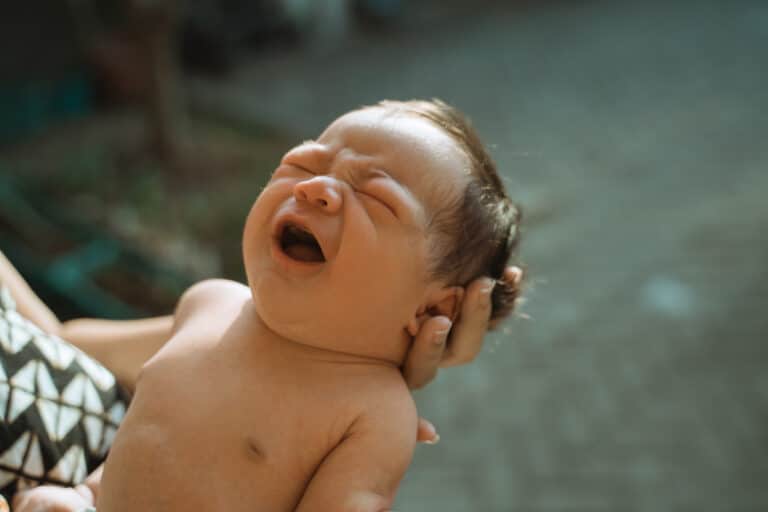 13 Best Ways to Make a Baby Stop Crying