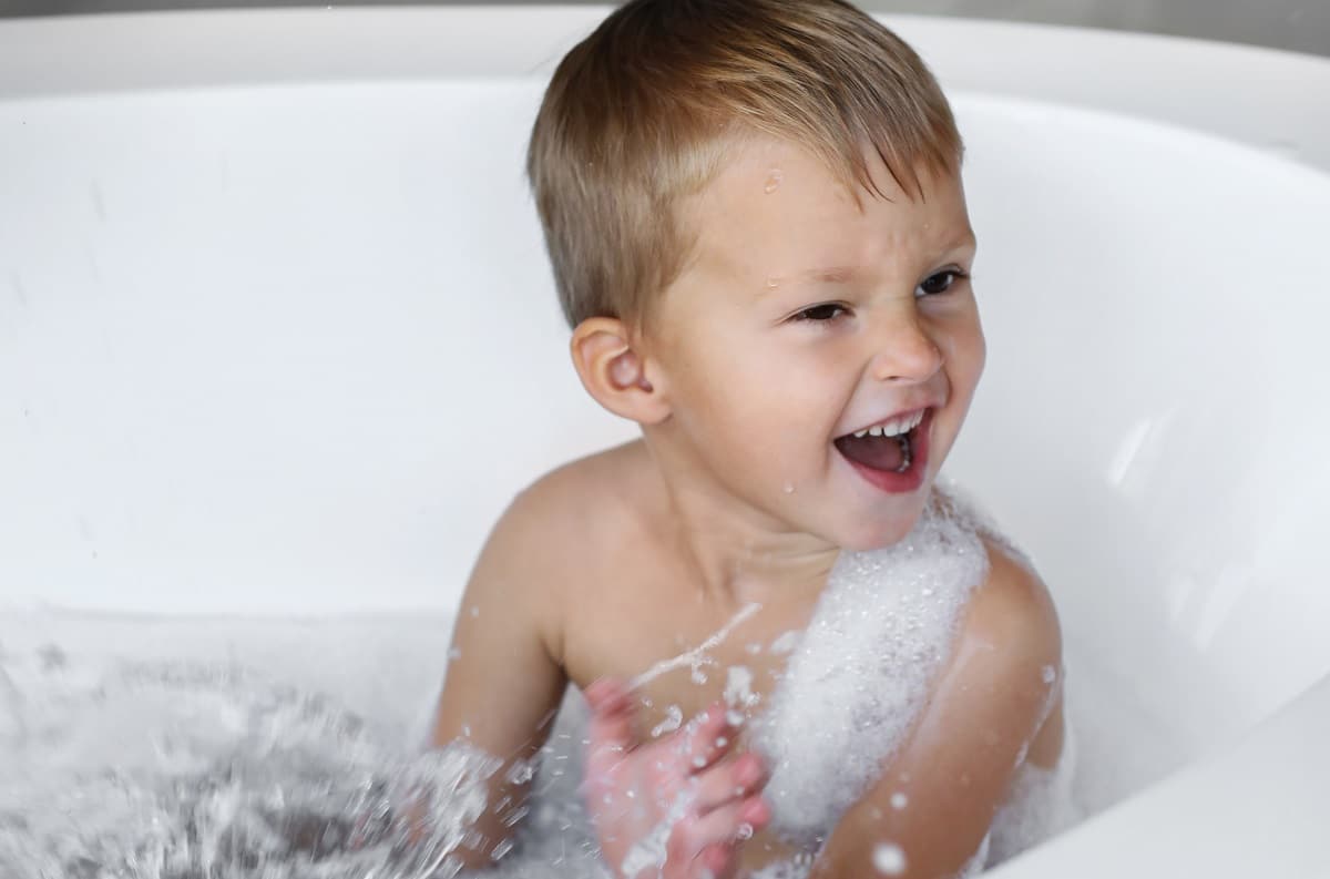 wash babies hair - What is the Safest Temperature for a Bath?