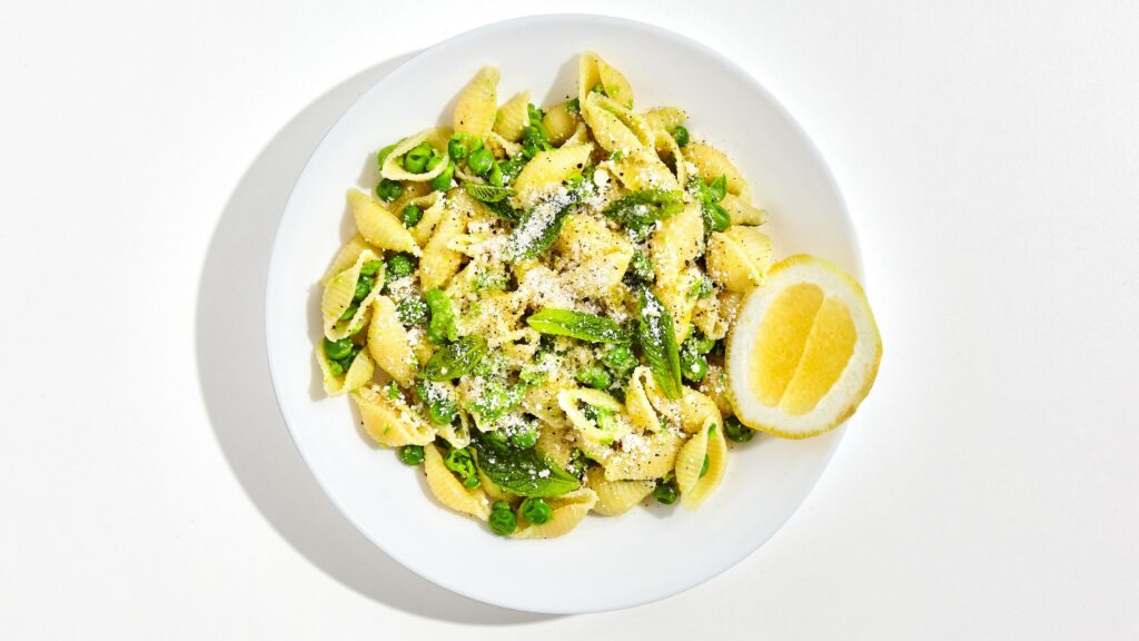 creamy pasta with peas and mint