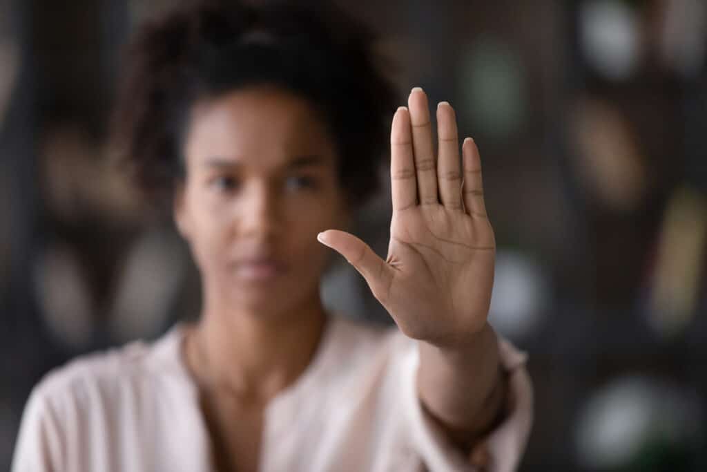 How To Help A Victim Of Domestic Violence - MOM News Daily