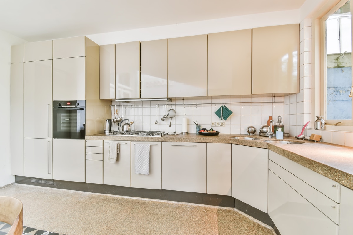 chic kitchen with beige kitchen set