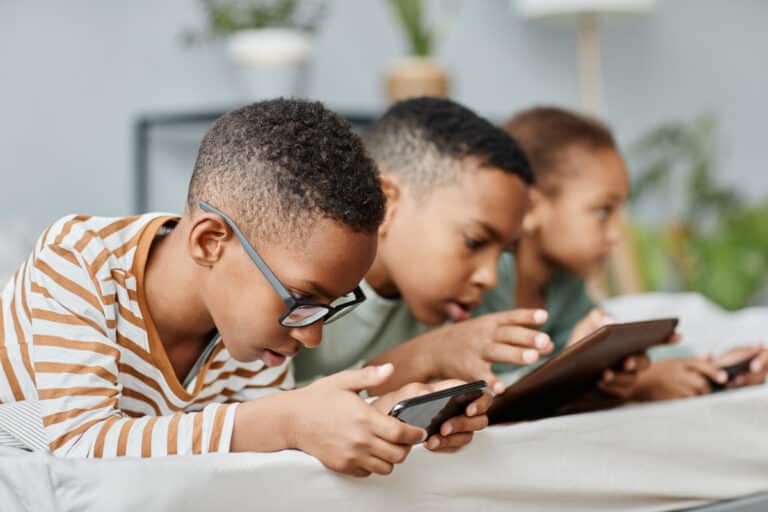 5 Games to Help Improve Your Kids’ Literacy Skills