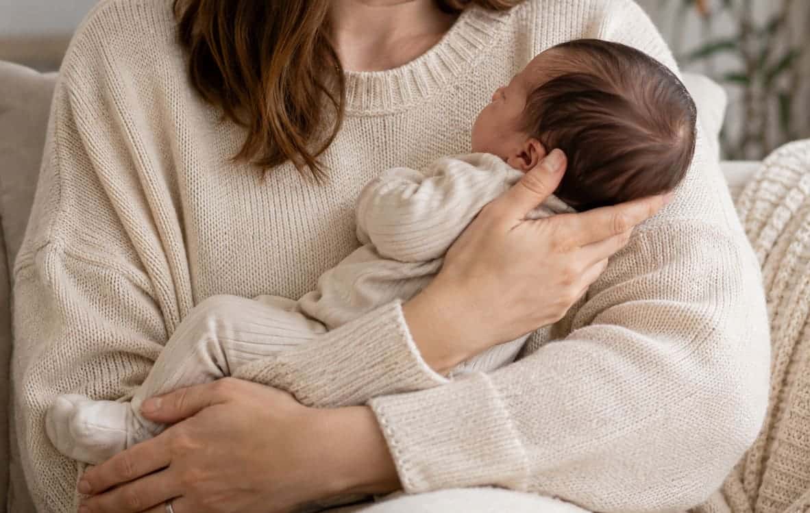 Cross-cradle breastfeeding position
