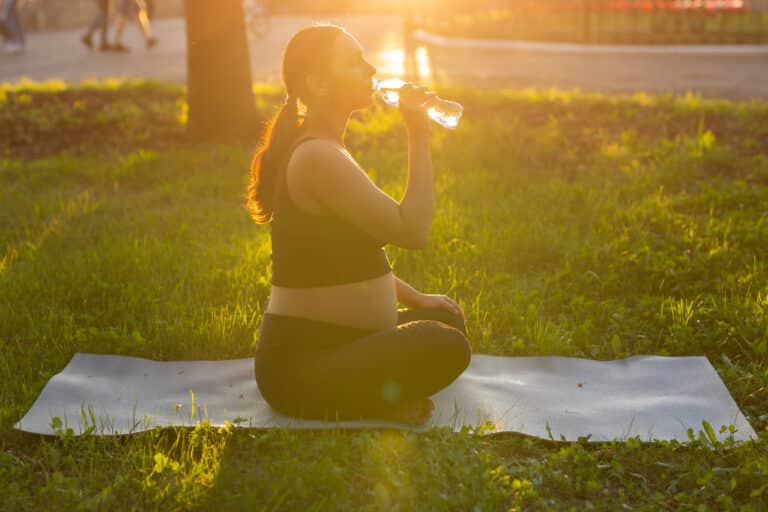 9 Best Pregnancy Water Bottles For Pregnant Moms