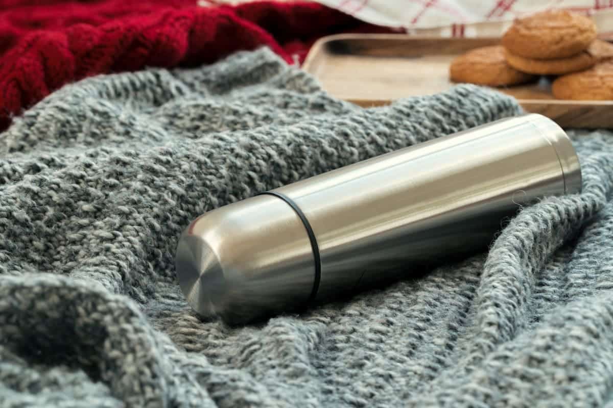 aluminum metal thermos container bottle close up 2021 11 01 20 50 56 utc(1)(1)