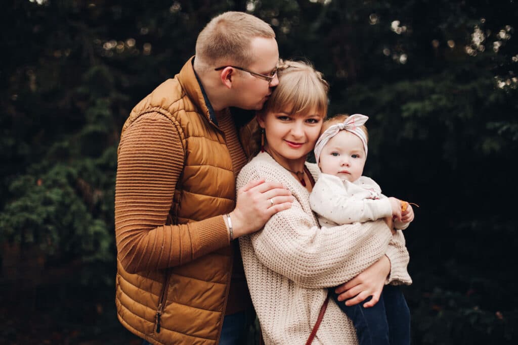beautiful and happy family with little child in pa 2022 08 03 01 44 17 utc(1)(1)