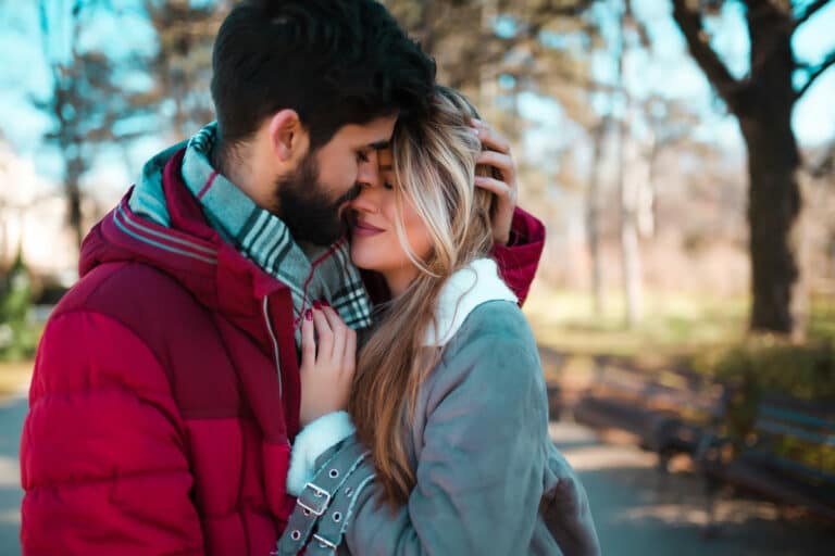 4 Kind Gestures You Can Do to Show Someone You Love Them