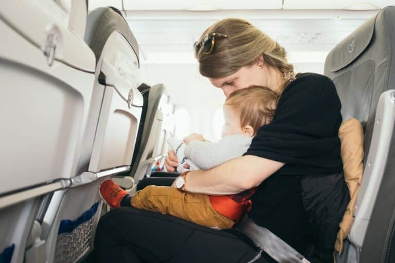 6 Tips on How to Make Your Baby Comfortable During Flights
