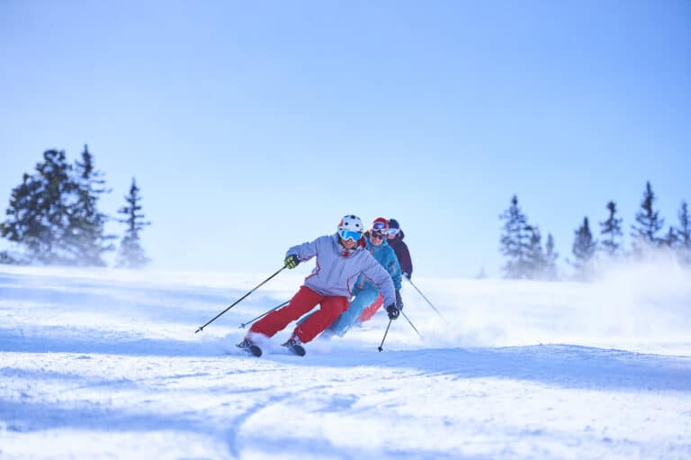 Top 13 Best Skiing Destinations In India 2023