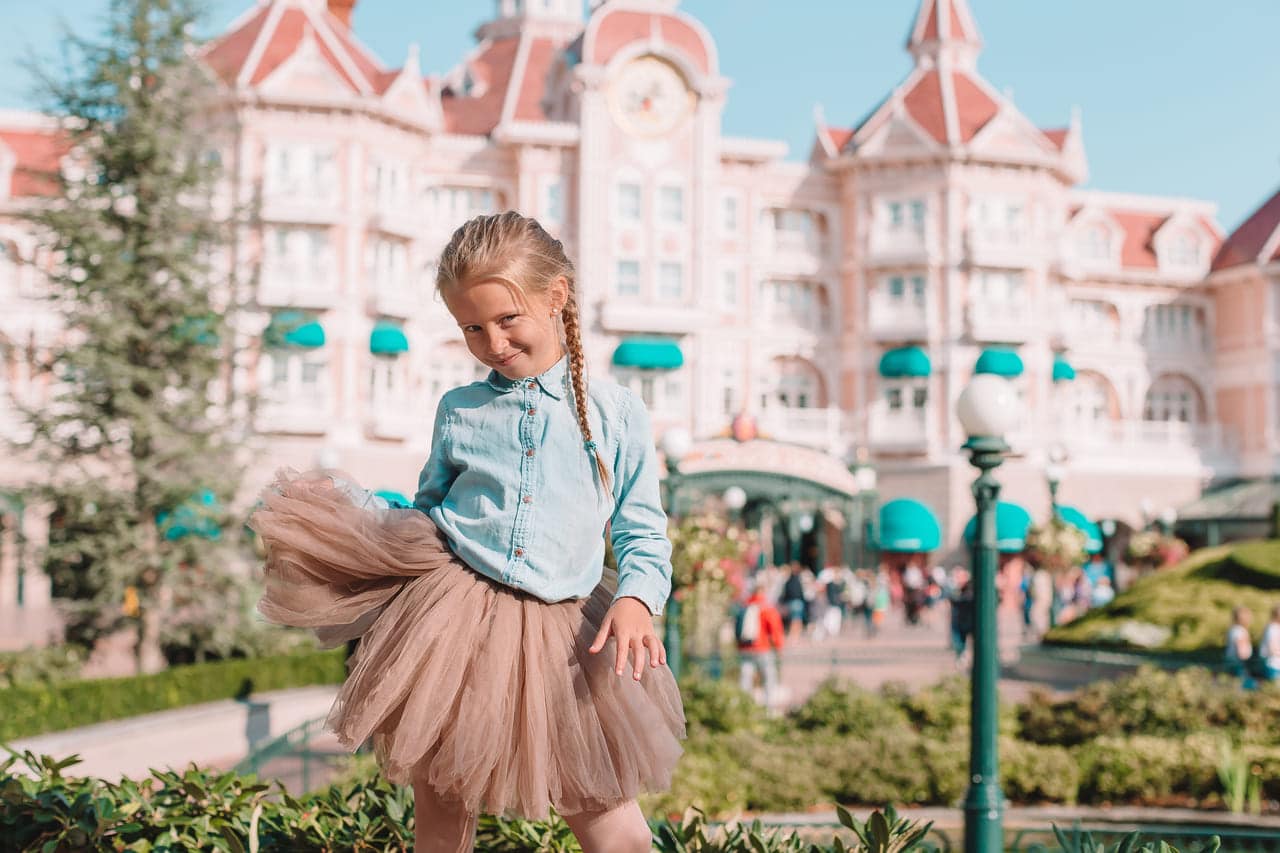little adorable girl in cinderella dress at fairy 2022 03 10 21 43 01 utc(1)(1)