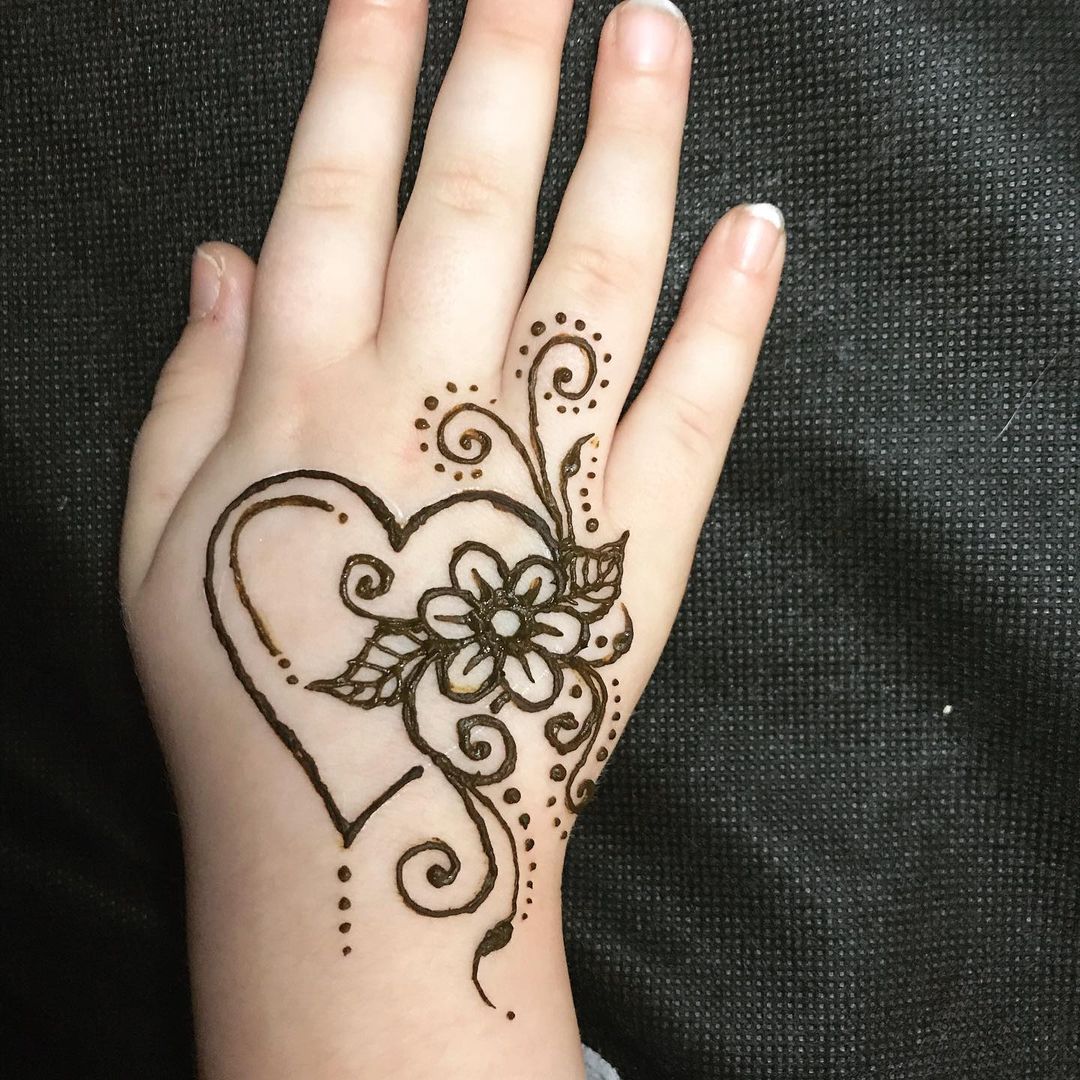 27 Easy Mehndi Designs For Kids - Adorable Mehndi Designs for Kids