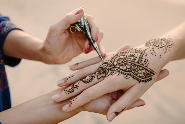 21 Cute And Easy Mehndi Designs For Kids To Try in 2023