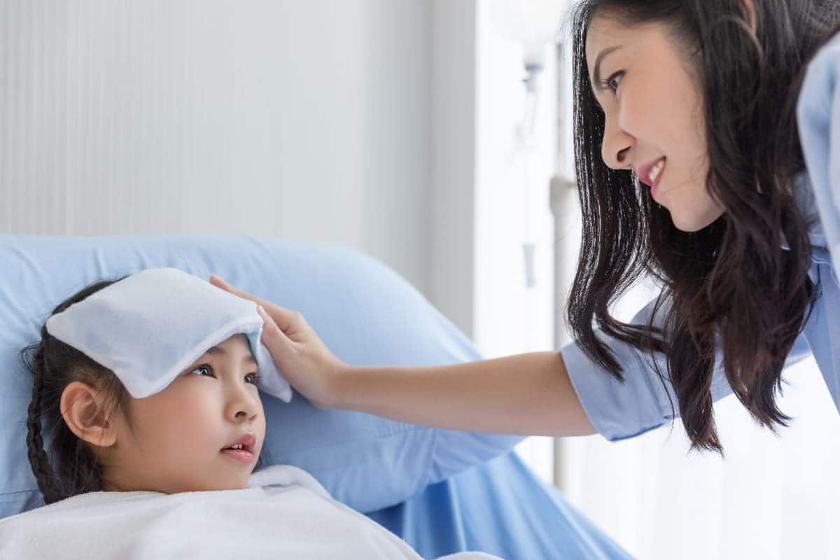 How To Reduce Fever In Child Naturally 7 Natural Ways To Reduce