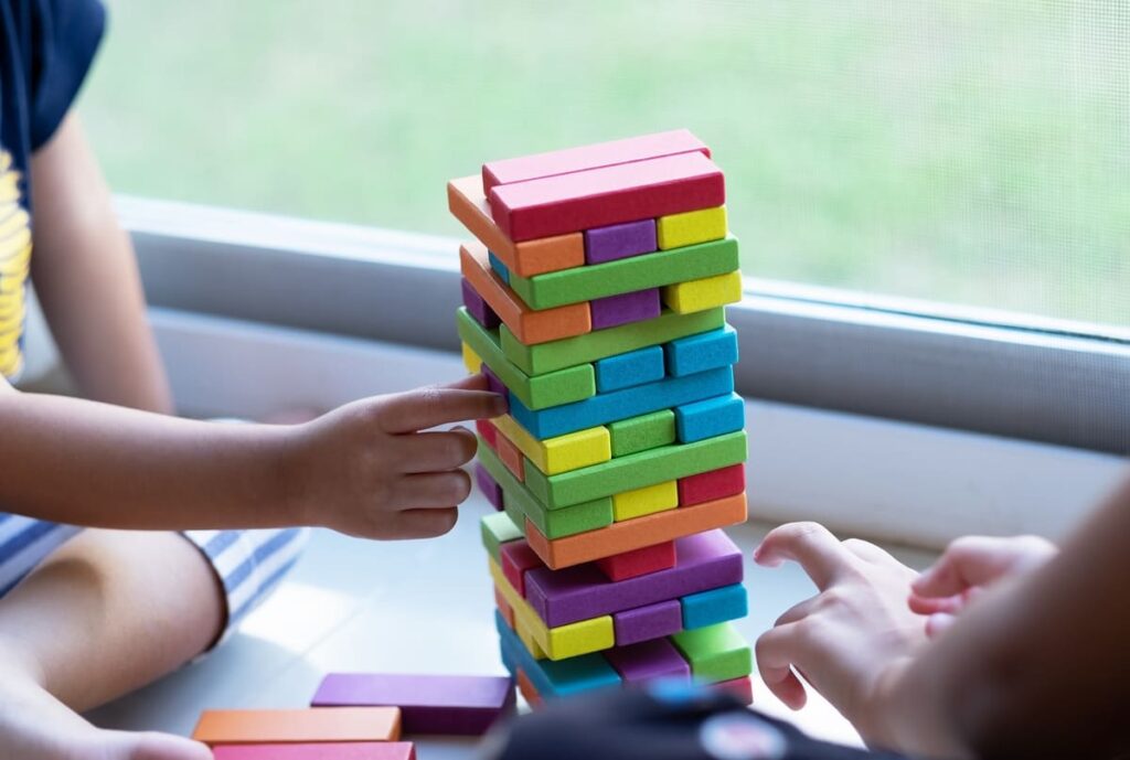 kids playing jenga at home 2022 11 11 10 48 47 utc(1)(1)