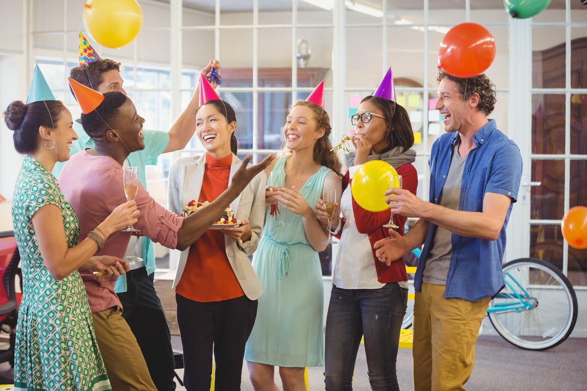 200+ Short, Funny and Warm Birthday Wishes for a Coworker